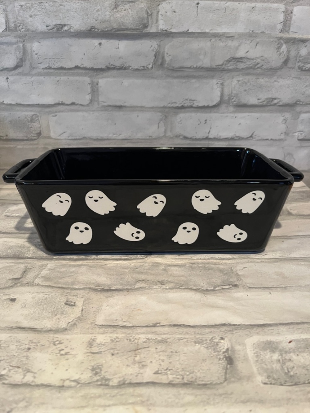 10 Strawberry Street Black Ceramic Ghost Loaf Pan